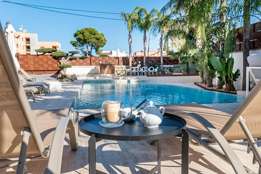 2 Min From The Sea Pool, Comfort And Free Wifi Миами-Плайя Экстерьер фото